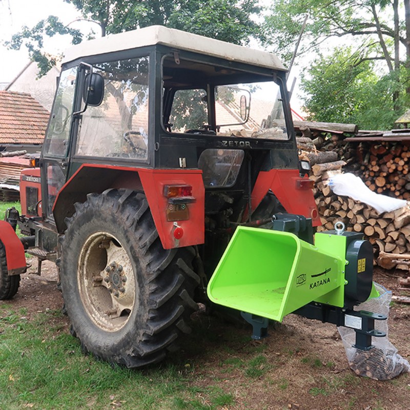 Фото 19. Измельчители древесных отходов на дрова Jirbo (Чехия)